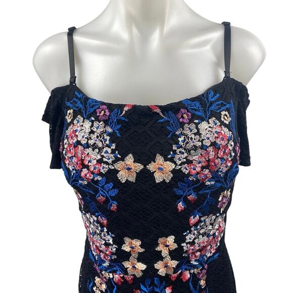 NEW Guess Black Floral Off The Shoulder Lace Ruffle Midi Bodycon Dress Size 14 - Picture 4 of 7